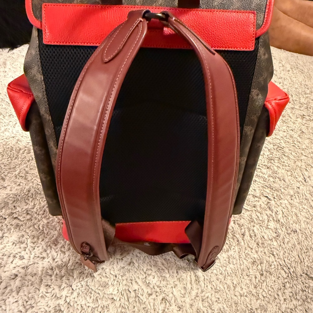 Chic Coach Backpack: Brown with Red Accents - Picture 10 of 16